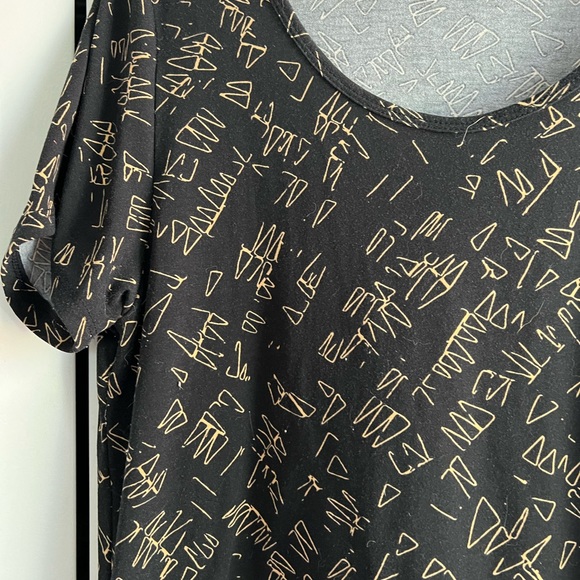 Black Patterned Lularoe Top - Picture 3 of 7